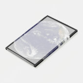 Post-it® Terre Avec Trois Cyclones Tropicaux Dans Le Pacifi (Incliné)