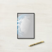 Post-it® Terre Pleine Montrant Des Nuages Simulés Sur L'Ant (Sur un bureau)