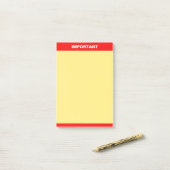 Post-it® Texte important personnalisé sur rouge et jaune (Sur un bureau)