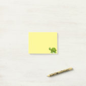 Post-it® Tortue mignonne sur fond jaune (Sur un bureau)