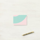 Post-it® Tournoyants rose et vert (Sur un bureau)