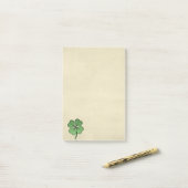 Post-it® Trèfle irlandais chic Lucky (Sur un bureau)
