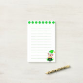 Post-it® Trèfles chanceux et choses à faire alignées par un (Sur un bureau)