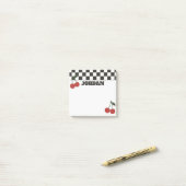 Post-it® Trendy Checkerboard & Cherry Custom Name (Sur un bureau)