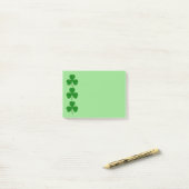 Post-it® Trio de shamrock (Sur un bureau)