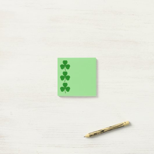 Post-it® Trio shamrock (Sur un bureau)
