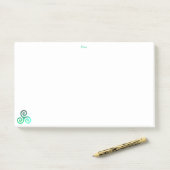 Post-it® Triskele vert (Sur un bureau)