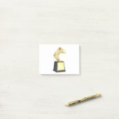 Post-it® Trophée Gold de jeu vidéo (Sur un bureau)