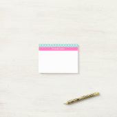 Post-it® Turquoise Blanc Marocain #5 Rose Chaud 2 Nom Monog (Sur un bureau)