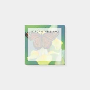 Post-it® Un papillon amiral sur un iris japonais jaune