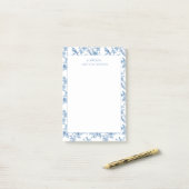Post-it® Une note de | Note florale de chinoiserie bleue (Sur un bureau)