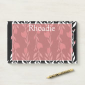 Post-it® Vigne Rose éblouissante (Sur un bureau)