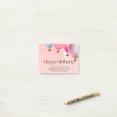 Post-it® Vœux d'anniversaire rose (Sur un bureau)