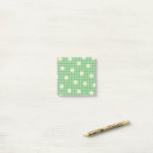 Post-it® Whimsical Green Daisy Buffalo Plaid Retro (Sur un bureau)