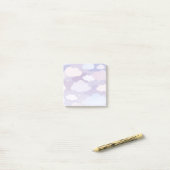 Post-it® Whimsical Pastel Clouds et étoiles Motif (Sur un bureau)