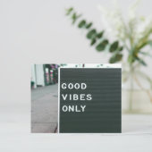 Postale Carte aux lettres Good Vibes uniquement (Debout devant)