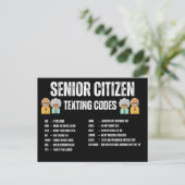 Postale Carte de code de SMS pour seniors (Debout devant)