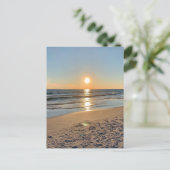 Postale Carte de coucher de soleil sur une plage côtière v (Debout devant)