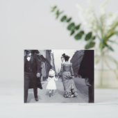 Postale Carte de fête de la mère de l'enfant des années 18 (Debout devant)