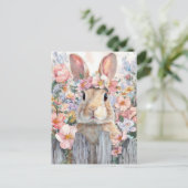 Postale Carte de Pâques avec fleurs et lapin de Pâques (Debout devant)