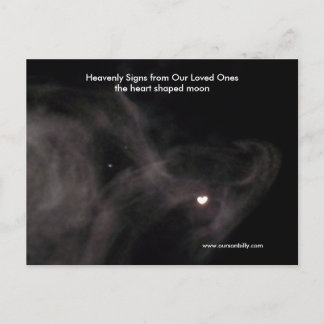 Postale Carte de poste de lune en forme de coeur.