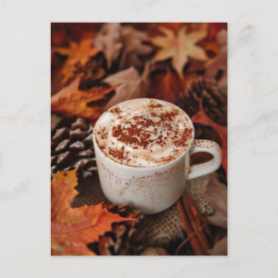 Postale carte de vœux d'automne chocolat chaud et feuilles