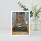 Postale Carte Enigma (Debout devant)