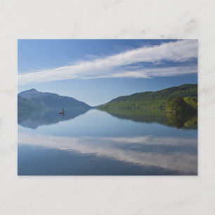Postale Ecosse - Bateau solitaire sur Loch Lomond carte po