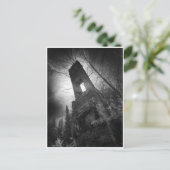 Postale Maison des secrets, carte du Cabinet (Debout devant)