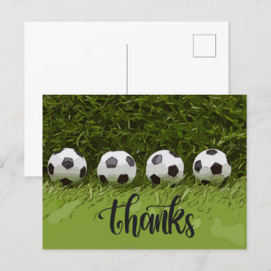 Postale Merci de soccer avec boule sur herbe verte Carte p