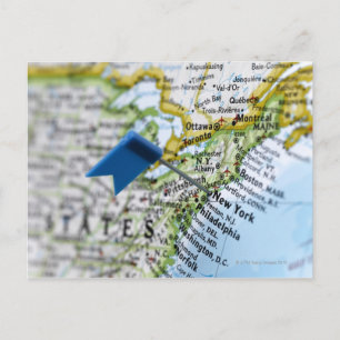 Postale Pingle de carte placée sur la ville de New York su