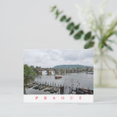 Postale Pont Charles de Prague et bateaux vue carte postal (Debout devant)
