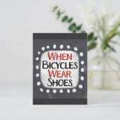 Postale Quand les vélos portent des chaussures Carte posta (Debout devant)