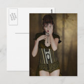 Postale Une femme en attente : Portrait numérique Carte d' (Devant / Derrière)