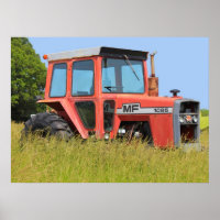 1085 Massey Ferguson Garé Dans Un Champ