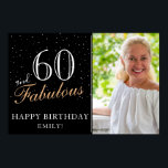 Poster 60 et Fabulous Black 60th Birthday Party Photo<br><div class="desc">60 et Fabulous Black 60th Birthday Party Photo Banner. Grand signe pour la fête du 60e anniversaire avec une photo personnalisée, inspirationnelle et drôle de citation 60 et fabuleux et texte dans un script tendance avec un nom. L'arrière - plan est noir et le texte est blanc et doré. Personnalisez...</div>