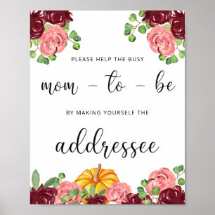 Poster Aider la future maman occupée à adresser une envel