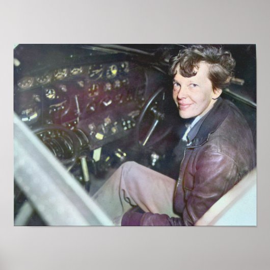 Poster Amelia Earhart Candid Avion Cockpit Coloré (Devant)