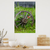 Poster Ancienne roue de wagon dans la vieille ville histo (Cuisine)