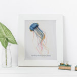 Poster Aquarelle tropicale Jellyfish Motivation<br><div class="desc">Une affiche inspirante de style côtier pour les chambres, le bureau à domicile et les espaces de vie dans votre maison de plage. Cette impression présente ma méduse d'aquarelle peinte à la main d'origine dans les tons bleus avec ma citation "N'ayez pas peur de plonger profondément" mise dans la typographie...</div>