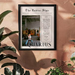 Poster Aquarius | Zodiac Astrologie Photo Journal<br><div class="desc">Cette affiche de zodiac d'anniversaire est stylisée pour ressembler à une couverture de journal élégant qui comporte votre propre photo et informations. Parfaites pour souhaiter joyeux anniversaire à vos amis, famille et proches. Avec le nom des récipiendaires, et les traits de personnalité du signe d'anniversaire et du zodiaque inclus, cette...</div>
