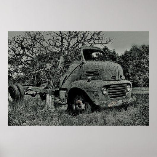 Poster arbre poussant dans un vieux camion en noir et bla (Devant)