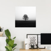 Poster Arbre solitaire dans le brouillard noir et blanc (Bureau à domicile)