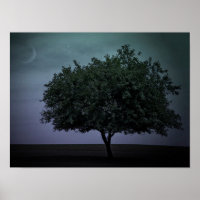 arbre unique avec lune et étoiles
