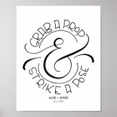 Poster Attrapez un accessoire et frappez une pose - Photo (Devant)