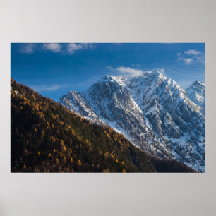Poster Automne et hiver dans les montagnes enneigées