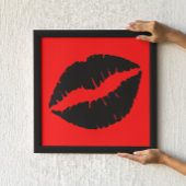 Poster Baiser au rouge à lèvres noir graphique sur rouge