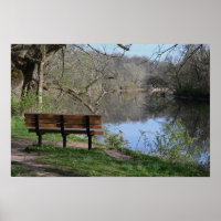 Banc surplombant le ruisseau