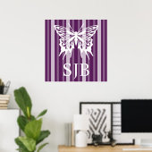 Poster Bande de dame victorienne pourpre avec papillon (Bureau à domicile)