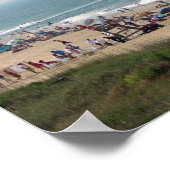 Poster Bande d'oiseaux pélicans survolant la plage d'OBX (Coin)
